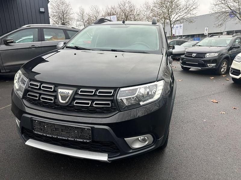 Schwarz Gebraucht 2019 Dacia Sandero Prestige Limousine | 8.499 € (Fairer Preis) - Bild 1/4