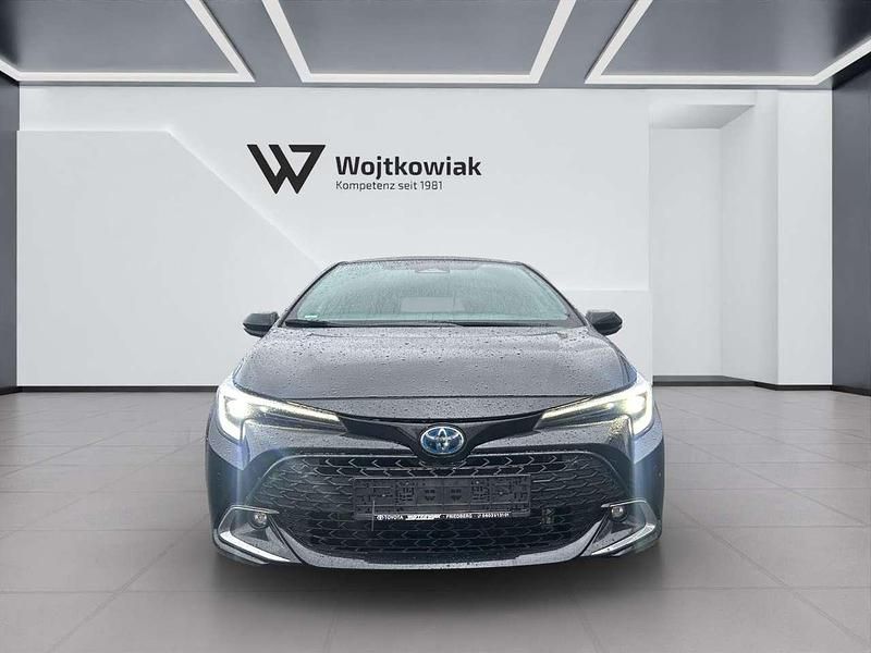Gebraucht Toyota Corolla Hybrid Team 140 PS (102 kW) 2023 Schwarz Limousine