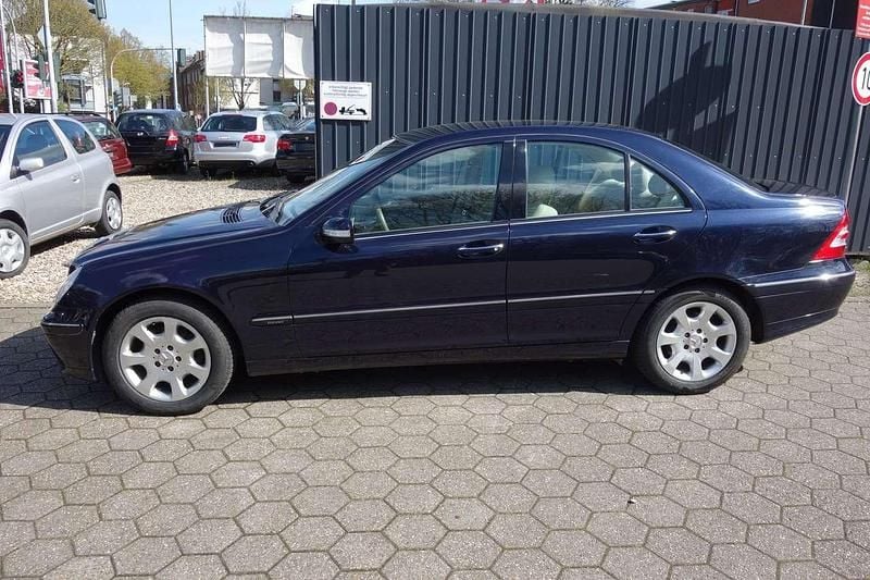 Gebraucht Mercedes C180 Elegance 143 PS (105 kW) 2005 Violett Limousine