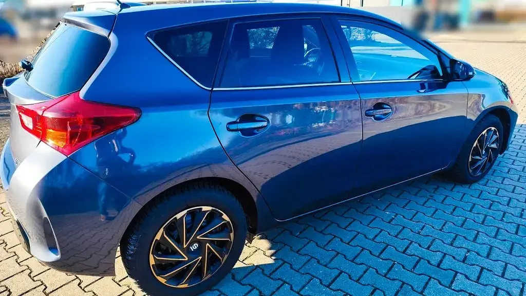 Gebraucht Toyota Auris 132 PS (97 kW) 2014 Grau Limousine