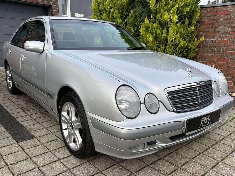 Gebraucht Mercedes E200 Classic 163 PS (119 kW) 2000 Silber Limousine