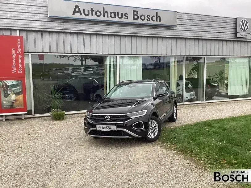 Second-hand VW T-Roc Life 116 CP (85 kW) 2025 Negru SUV