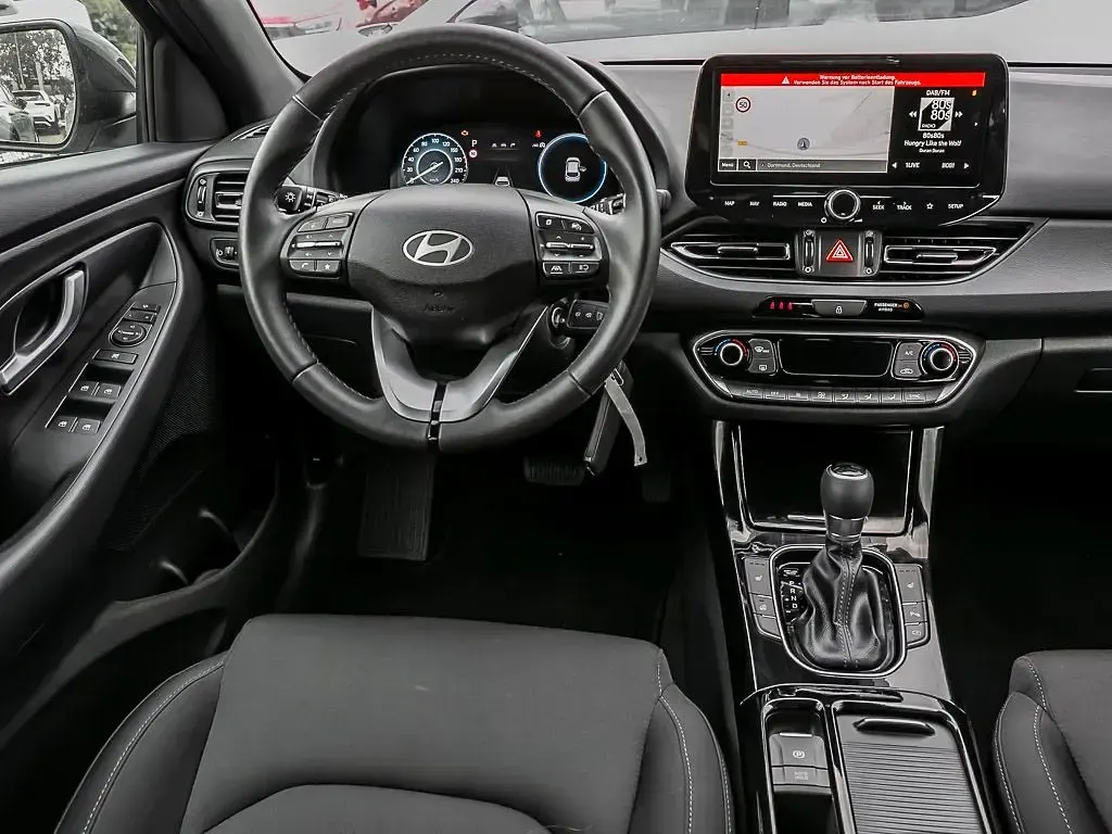Usata Hyundai i30 Advantage 101 CV (74 kW) 2024 Argento Berlina