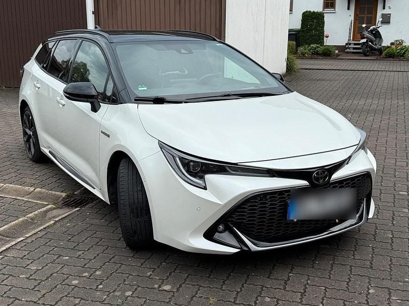 Weiß Gebraucht 2020 Toyota Corolla Kombi | 23.000 € (Fairer Preis) - Bild 1/3