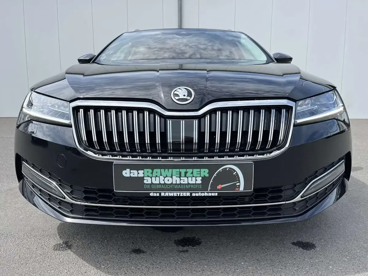 Gebraucht Skoda Superb Style 150 PS (110 kW) 2021 Schwarz Kombi