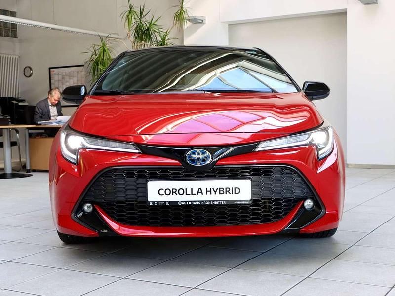 Gebraucht Toyota Corolla Team 98 PS (72 kW) 2020 Emotional red 2 / black mica Kleinwagen