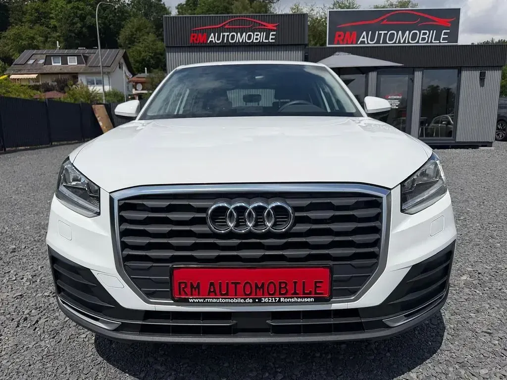 Gebraucht Audi Q2 Basis 116 PS (85 kW) 2018 Weiß SUV