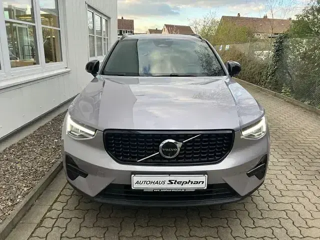 Gebraucht Volvo XC40 Plus 197 PS (144 kW) 2025 Silber SUV