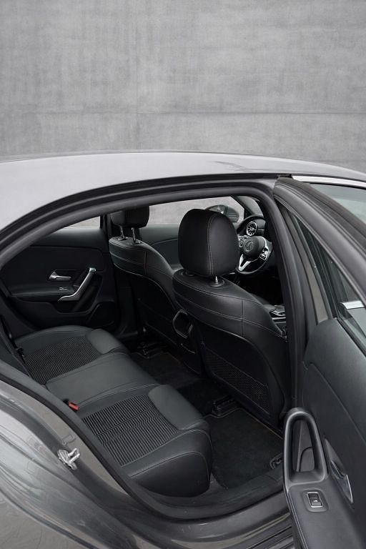 Gebraucht Mercedes A200 Progressive 190 PS (139 kW) 2019 Grau Limousine