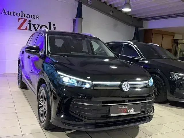 Gebraucht VW Tiguan Goal 131 PS (96 kW) 2025 Schwarz SUV