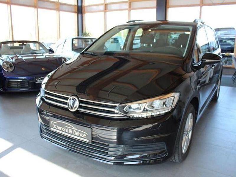 Schwarz Gebraucht 2023 VW Touran Comfortline Van / Kleinbus | 30.490 € (Fairer Preis) - Bild 1/4