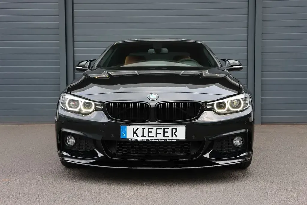 Käytetty BMW 440 Performance 326 HP (239 kW) 2018 Musta Avoauto