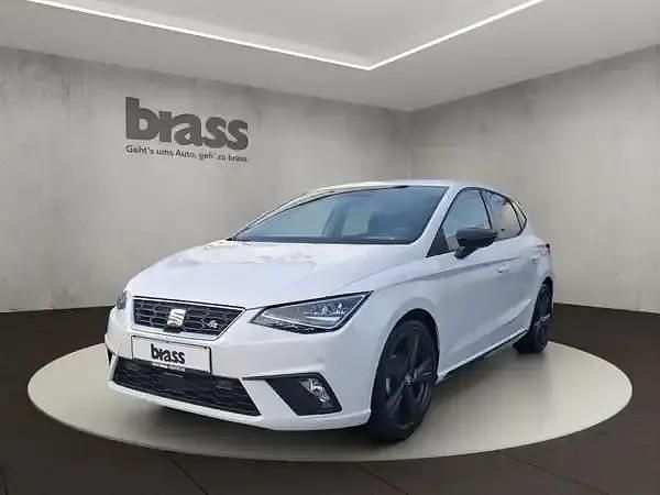 Weiß Gebraucht 2021 Seat Ibiza Limousine | 15.450 € (Fairer Preis) - Bild 1/4