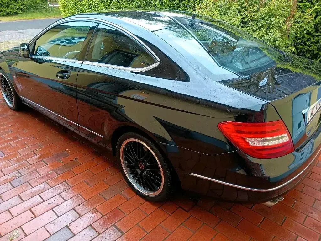 Gebraucht Mercedes 180 156 PS (114 kW) 2011 Schwarz Limousine