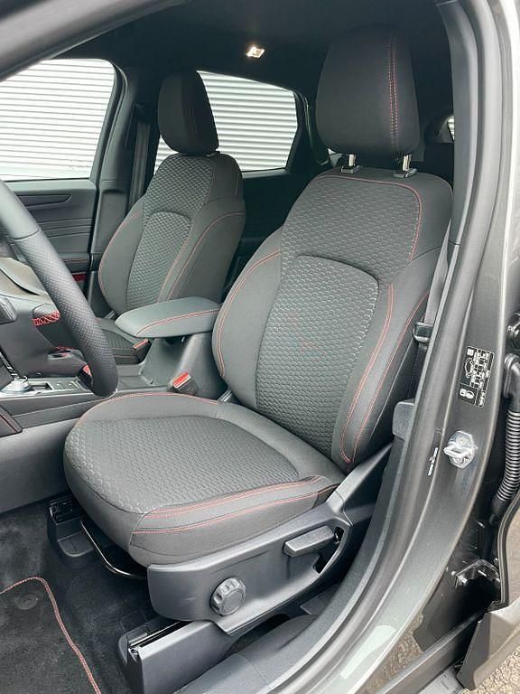 Neu Ford Kuga ST-Line 186 PS (136 kW) 2025 Grau SUV