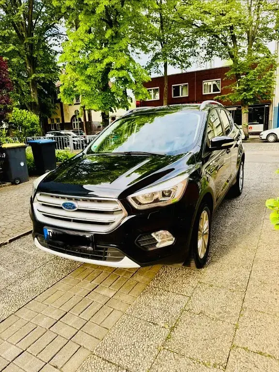 Usado Ford Kuga Cool & Connect 150 HP (110 kW) 2018 Preto SUV
