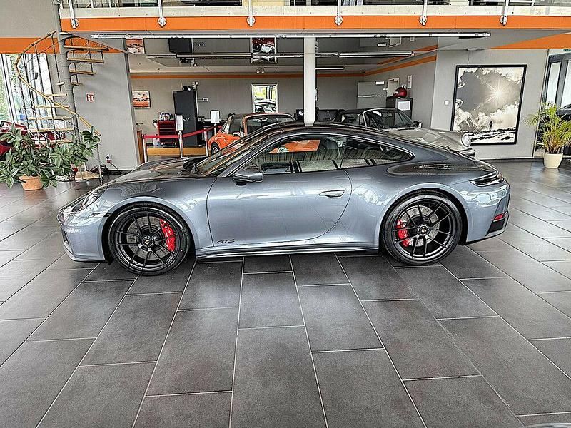 Gebraucht Porsche 992 571 PS (419 kW) 2025 Grau Coupé