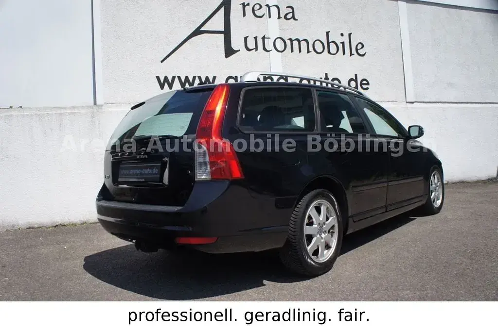 Gebraucht Volvo V50 Momentum 136 PS (100 kW) 2009 Schwarz Kombi