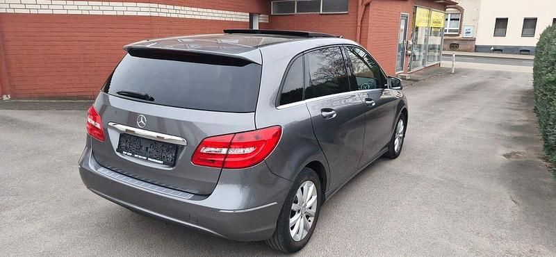 Gebraucht Mercedes B180 109 PS (80 kW) 2012 Grau Van / Kleinbus