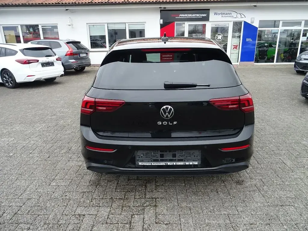 Gebraucht VW Golf VIII Life 150 PS (110 kW) 2025 Schwarz Limousine