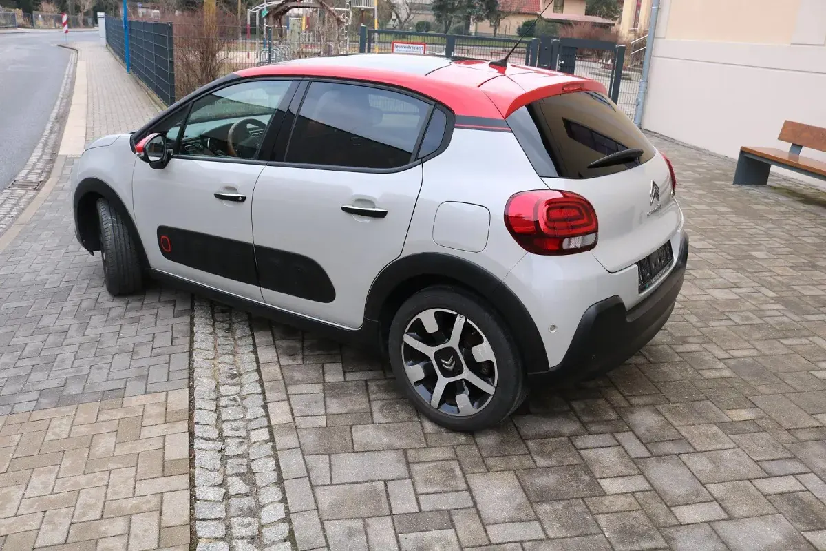 Gebraucht Citroën C3 Shine 110 PS (80 kW) 2017 Grau Kleinwagen