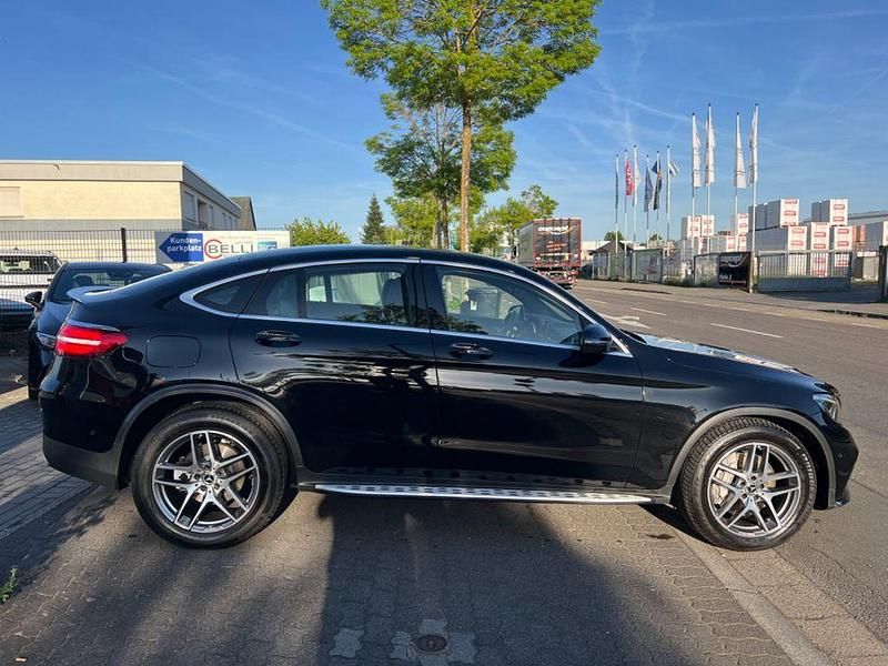 Gebraucht Mercedes GLC350 AMG line 258 PS (189 kW) 2018 Schwarz Coupé