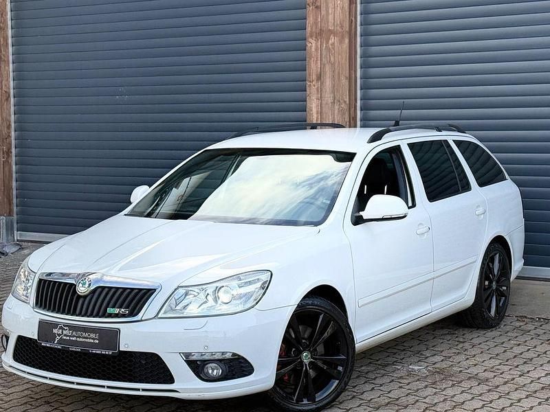 Weiß Gebraucht 2012 Skoda Octavia RS Kombi | 6.499 € (Superpreis) - Bild 1/4
