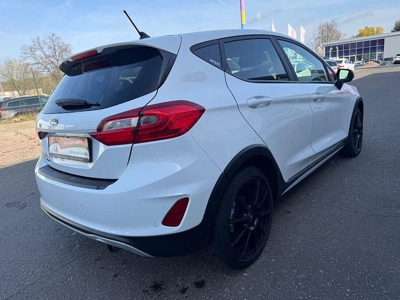 Używany Ford Fiesta Active 140 KM (102 kW) 2018 Biały Hatchback