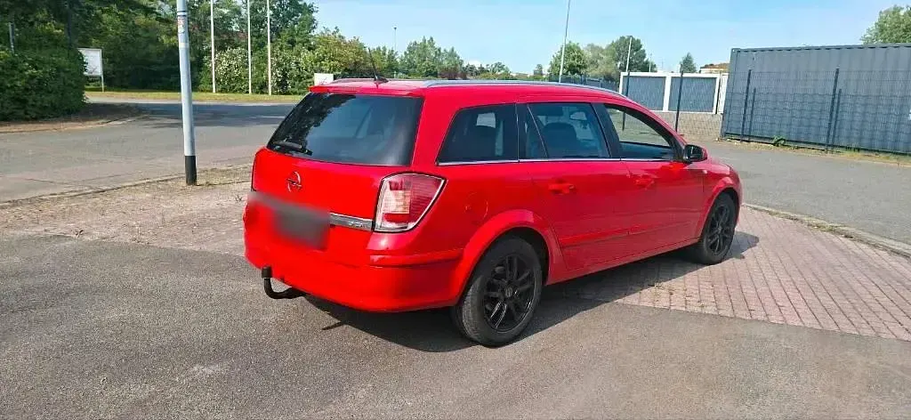 Gebraucht Opel Astra 150 PS (110 kW) 2008 Rot Kombi
