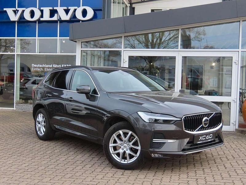 Gebraucht Volvo XC60 Core 197 PS (144 kW) 2022 Particular grey SUV