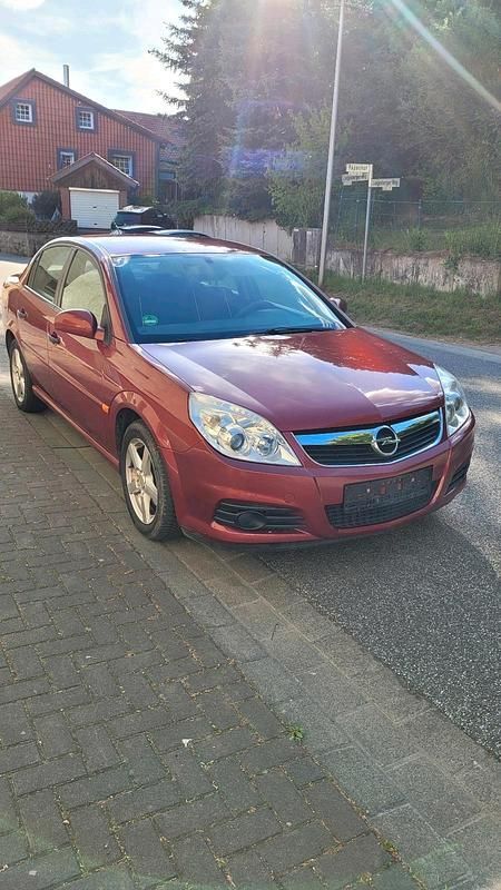 Rot Gebraucht 2008 Opel Vectra Limousine | 1.950 € (Fairer Preis) - Bild 1/4