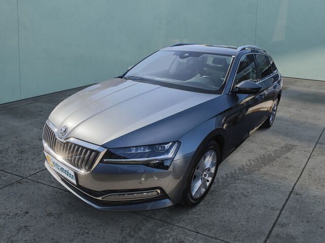 Grau Gebraucht 2022 Skoda Superb Style Kombi | 27.380 € (Etwas zu teuer) - Bild 1/2