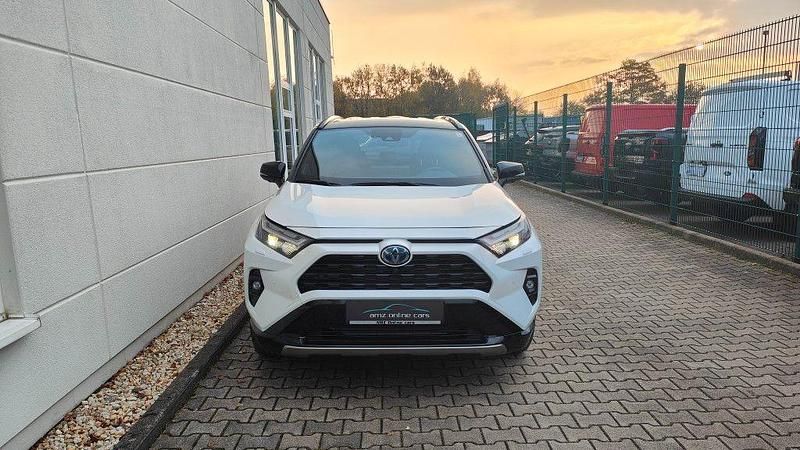 Gebraucht Toyota RAV4 Hybrid Style 178 PS (130 kW) 2025 Weiß SUV