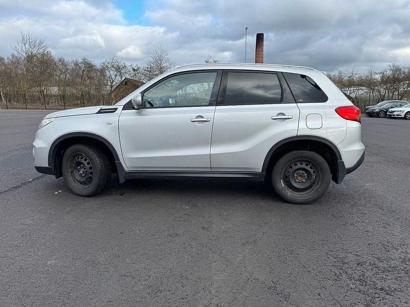 Gebraucht Suzuki Vitara Comfort 120 PS (88 kW) 2018 Schwarz SUV