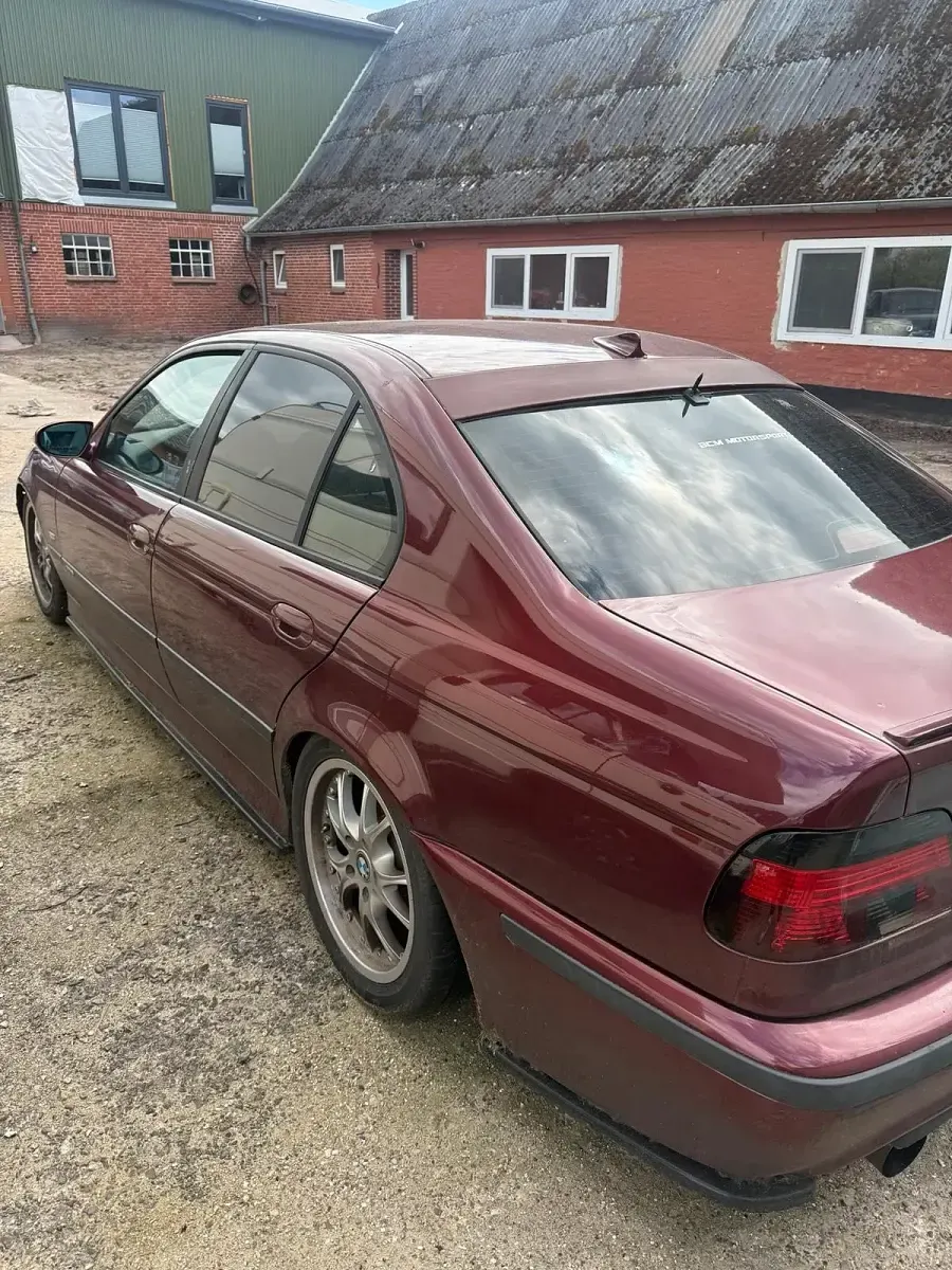 Gebraucht BMW 528 193 PS (141 kW) 1999 Violet Limousine