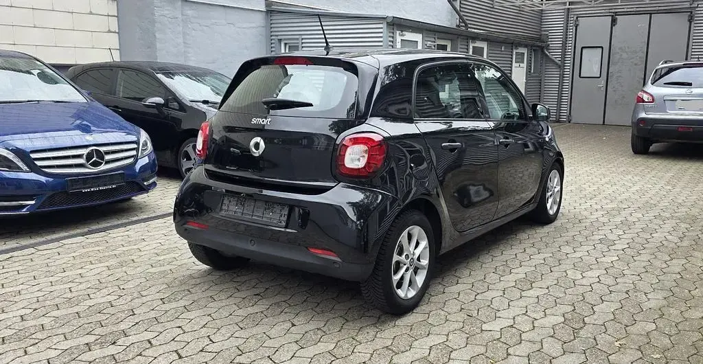 Gebraucht Smart ForFour Passion 71 PS (52 kW) 2016 Schwarz Kleinwagen