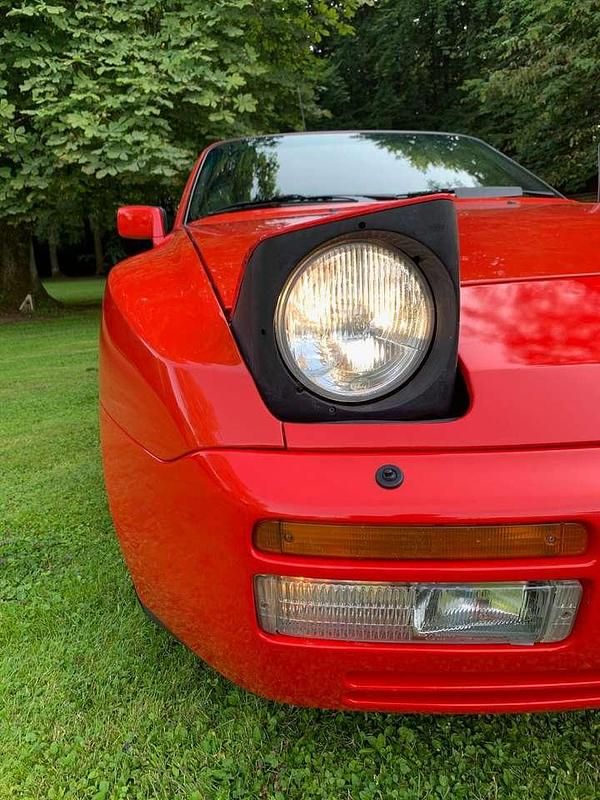 Rot Gebraucht 1986 Porsche 944 Turbo Coupé | 31.900 € - Bild 1/4