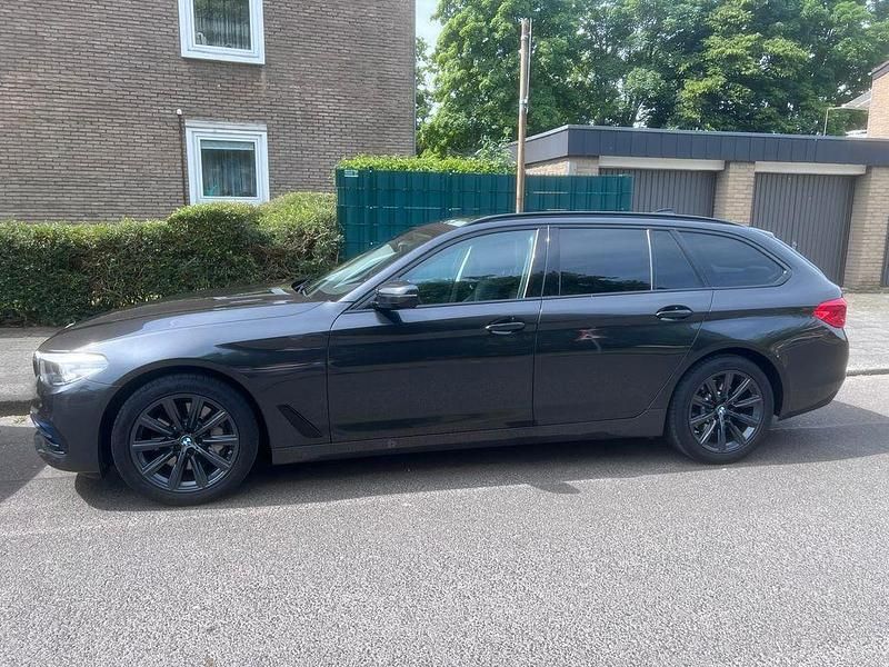 Gebraucht BMW 525 231 PS (169 kW) 2019 Schwarz Kombi