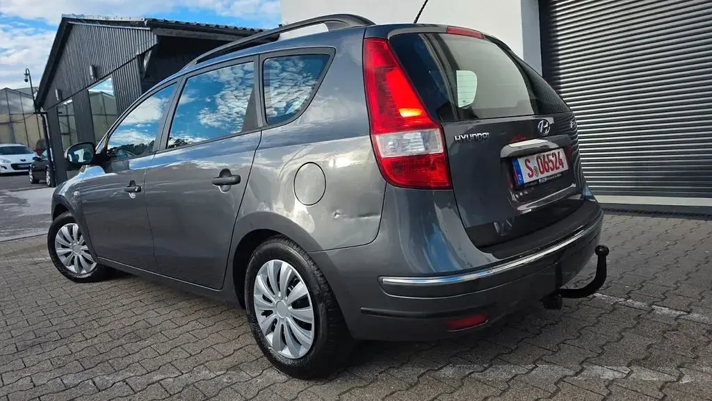 Gebraucht Hyundai i30 109 PS (80 kW) 2010 Grau Kombi