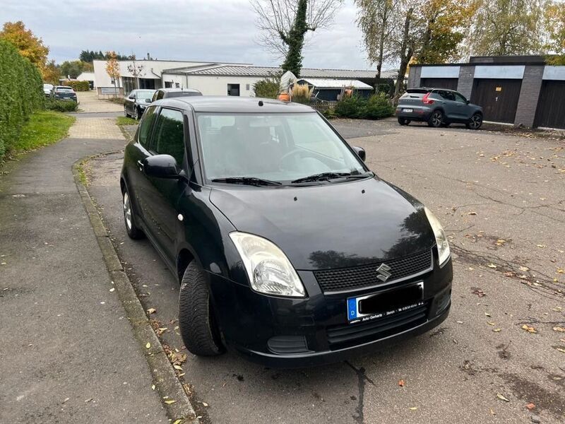 Schwarz Gebraucht 2007 Suzuki Swift Limousine | 2.497 € (Guter Preis) - Bild 1/4