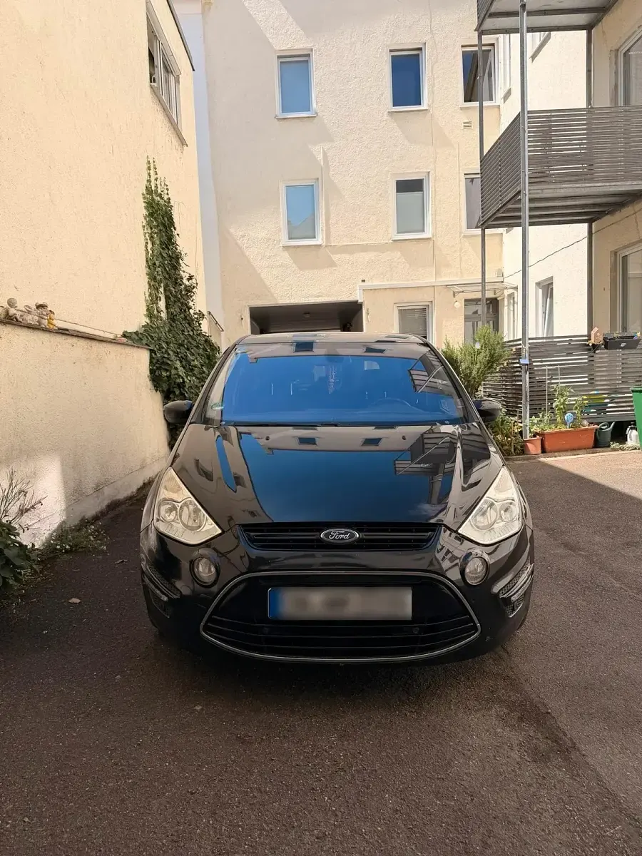 Gebraucht Ford S-MAX S 163 PS (119 kW) 2013 Schwarz Van / Kleinbus