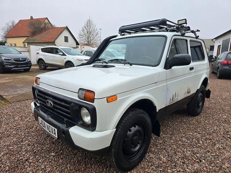 Gebraucht Lada Taiga 83 PS (61 kW) 2015 Weiß SUV