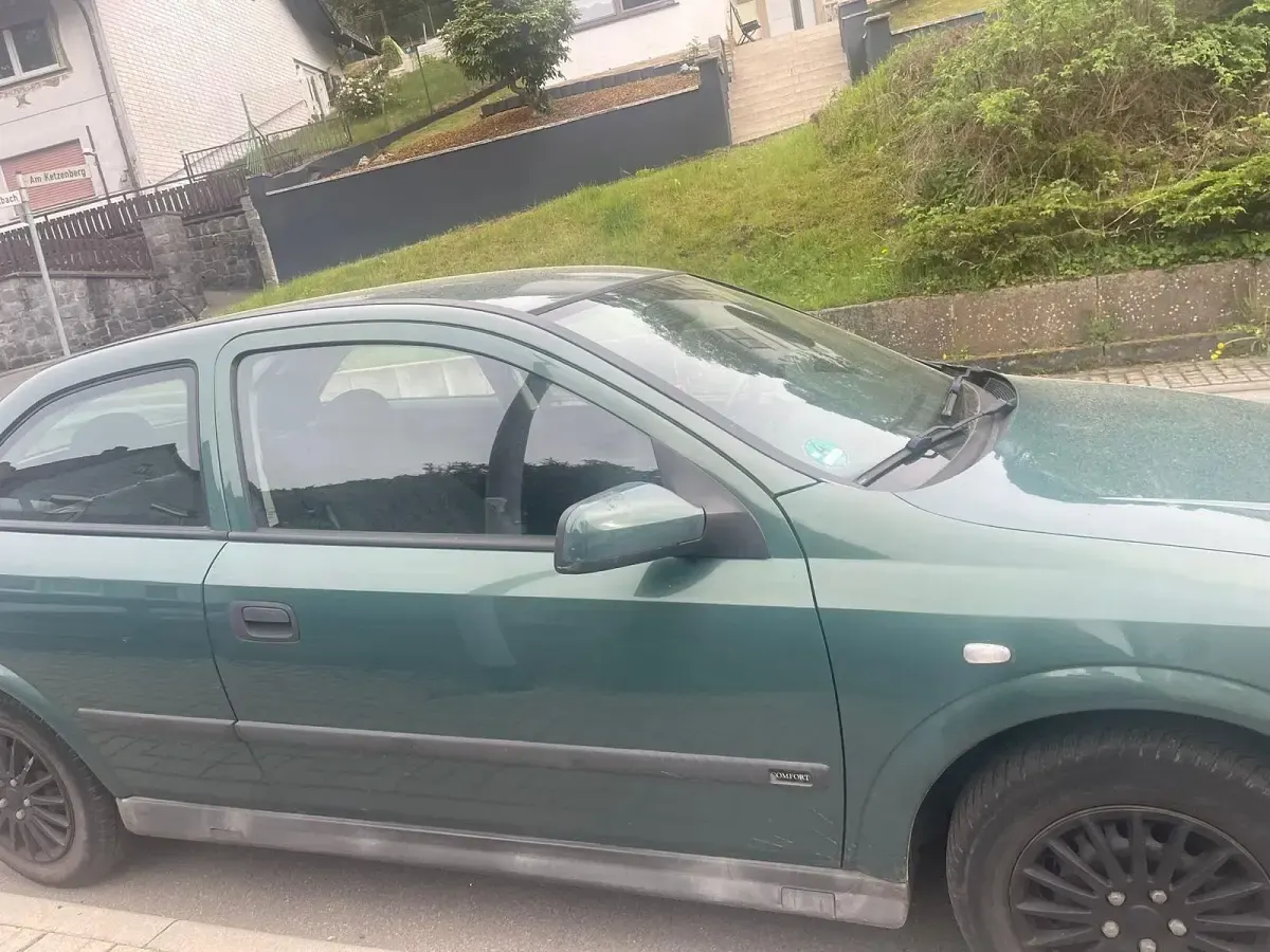 Usata Opel Astra 75 CV (55 kW) 2002 Verde Utilitaria