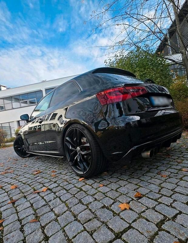 Gebraucht Audi A3 122 PS (89 kW) 2014 Schwarz Kleinwagen