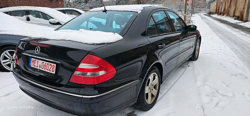 Gebraucht Mercedes E320 Avantgarde 224 PS (164 kW) 2005 Schwarz Limousine
