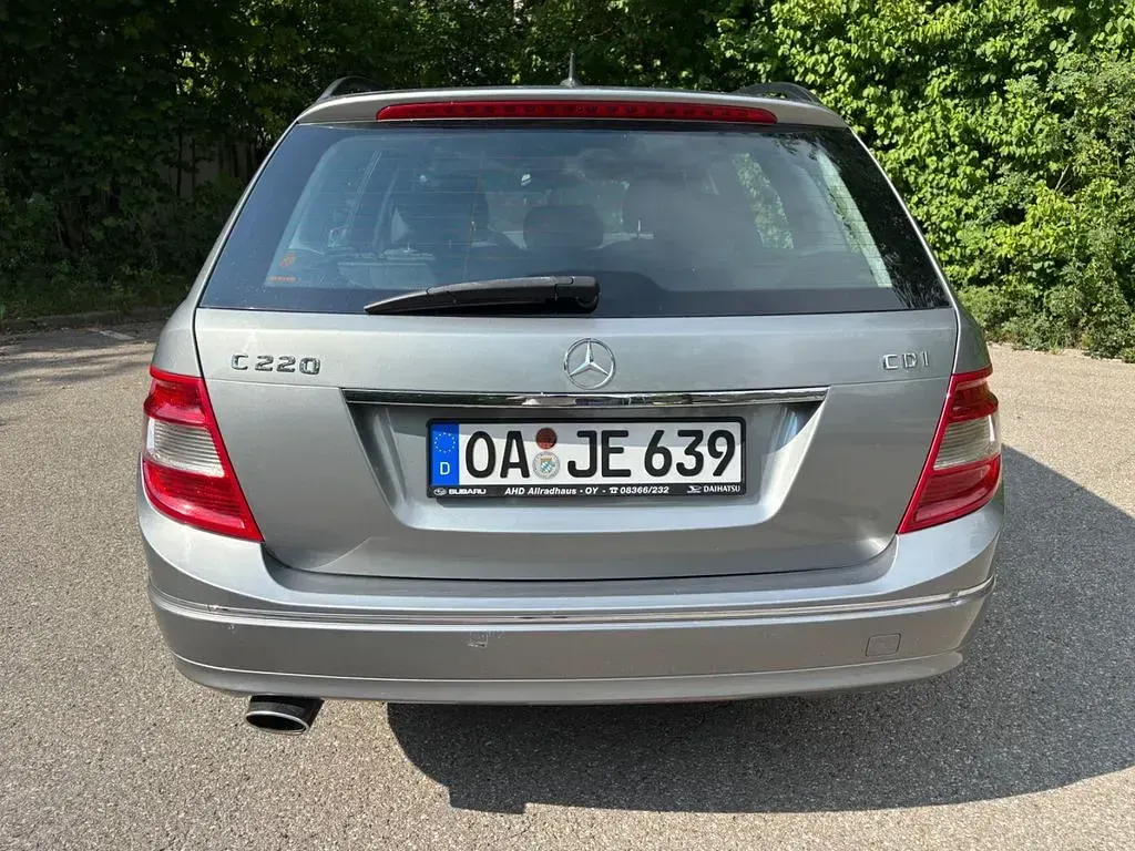 Gebraucht Mercedes C220 170 PS (125 kW) 2010 Grau Limousine