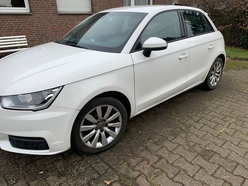 Weiß Gebraucht 2016 Audi A1 Sportback Kleinwagen | 12.100 € (Fairer Preis) - Bild 1/2