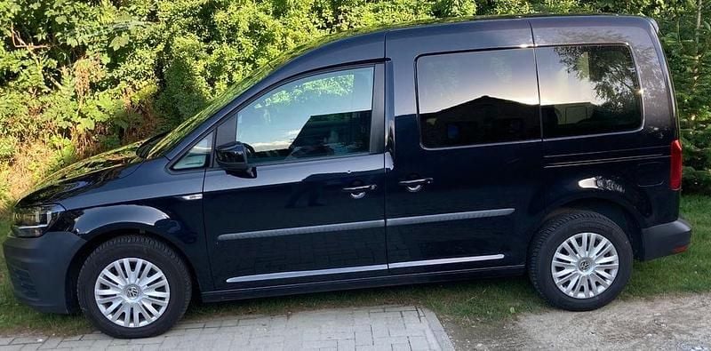 Gebraucht VW Caddy Trendline 102 PS (75 kW) 2016 Schwarz Van / Kleinbus