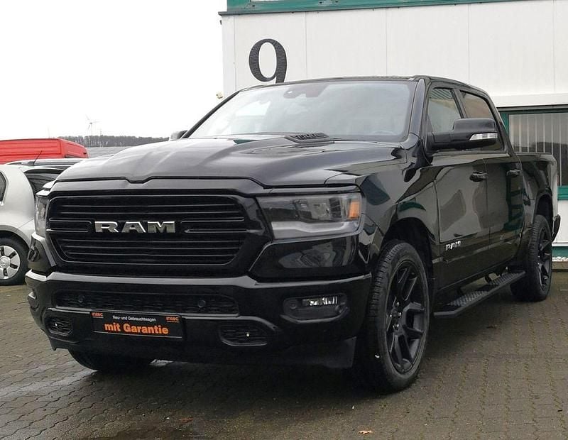 Schwarz Gebraucht 2023 Dodge Ram Abholung | 44.990 € (Guter Preis) - Bild 1/4