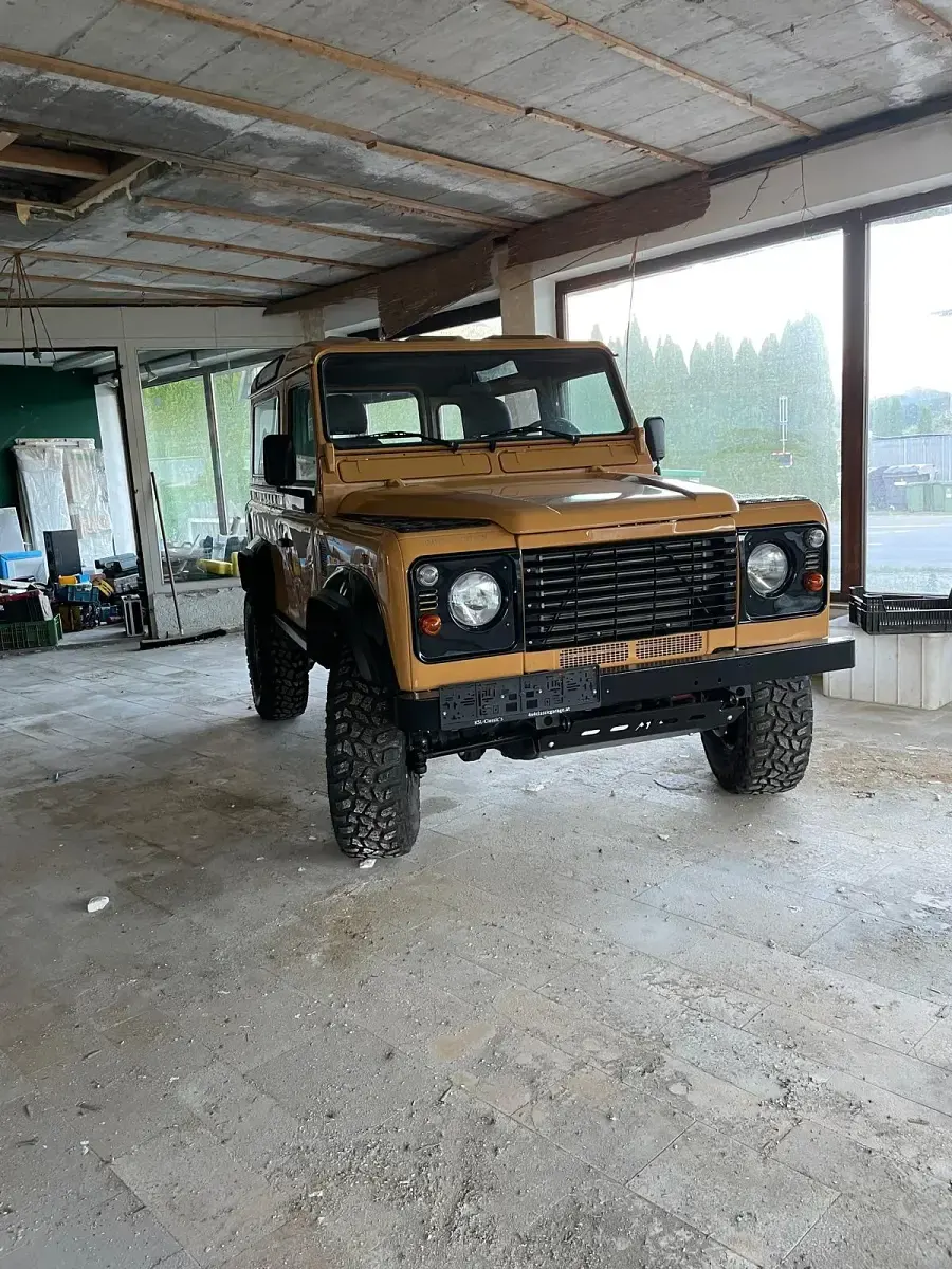 Gebraucht Land Rover Defender 180 PS (132 kW) 2000 Gelb SUV
